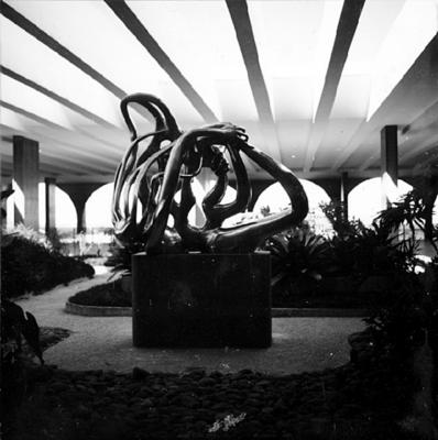 "O Canto da Noite", escultura de Maria Martins, no Salão Nobre