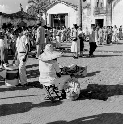 Vendedora de acarajé na procissão de Nosso Senhor dos Navegantes