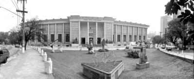 Fachada e jardim frontal da FAAP