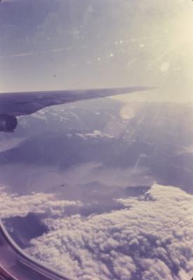 Vista aérea da janela do avião