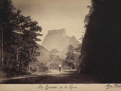 Pedra da Gávea vista da Floresta da Tijuca