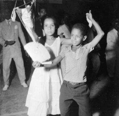 Crianças no ensaio na Portela