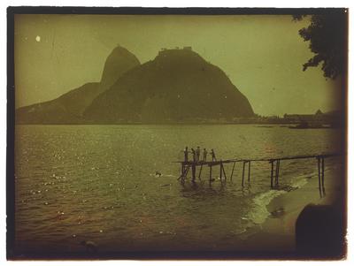 Morros da Urca e do Pão de Açúcar; tomados das proximidades da Avenida Pasteur