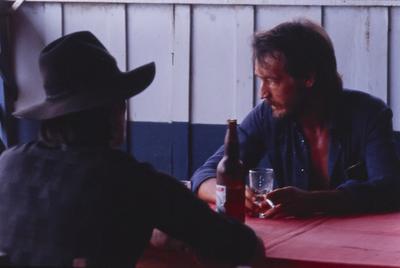 Homens não identificados