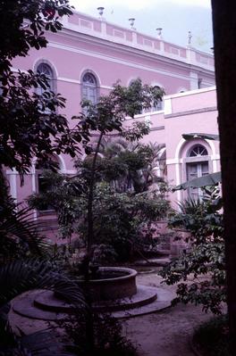 Universidade Federal do Rio de Janeiro (UFRJ) - vista posterior