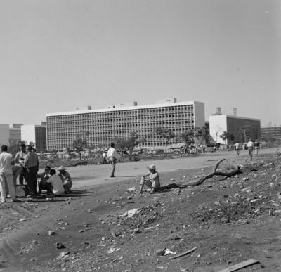 Edifícios residenciais projetados para os Institutos de Aposentadoria e Pensões