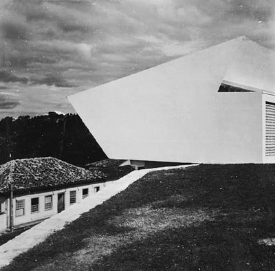 Escola Júlia Kubitschek