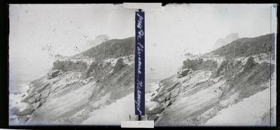 Avenida Niemeyer; ao fundo, a Pedra da Gávea