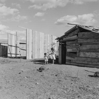 Moradia na Sacolândia, arredores de Brasília