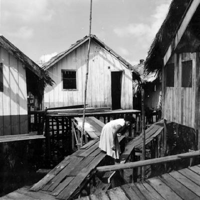 Vila da Barca, palafitas flutuantes