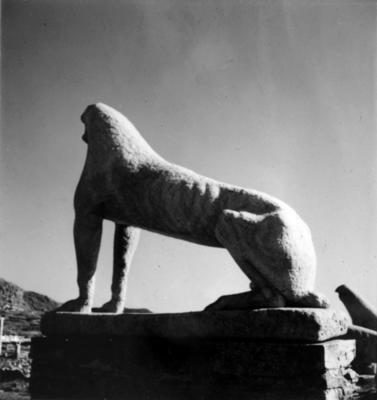 Alameda dos leões arcaicos, em Delos