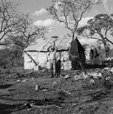 Moradia na Sacolândia, arredores de Brasília