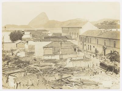 Demolições em frente ao antigo Convento da Ajuda