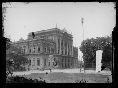 Vista lateral do Paço Municipal do Rio de Janeiro, demolido para a construção da Avenida Presidente Vargas