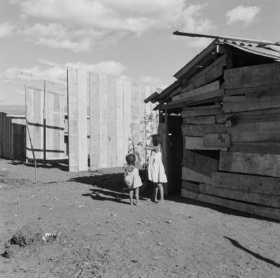 Moradia na Sacolândia, arredores de Brasília