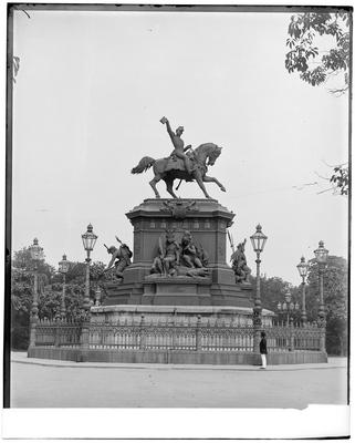 Monumento em homenagem a D. Pedro I, estátua equestre