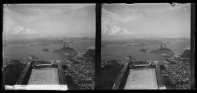 Enseada e bairro de Botafogo vistos do alto do Morro do Corcovado