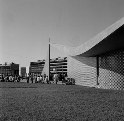 Igrejinha de Nossa Senhora de Fátima. Painel de azulejos de Athos Bulcão