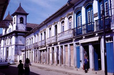 Sobrados e Basílica da Sé (ao fundo)