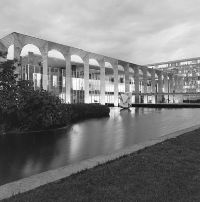 "O Meteoro", escultura de Bruno Giorgi