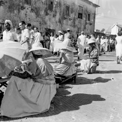 Vendedora de acarajé na procissão de Nosso Senhor dos Navegantes