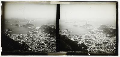 Enseada e bairro de Botafogo vistos do alto do Morro do Corcovado