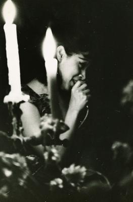 Claudette Soares ao microfone