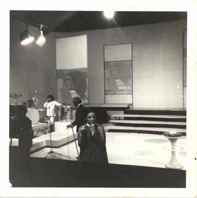 Elizeth Cardoso ao microfone