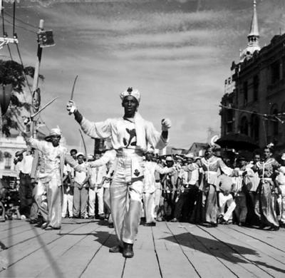 Desfile de agremiação carnavalesca