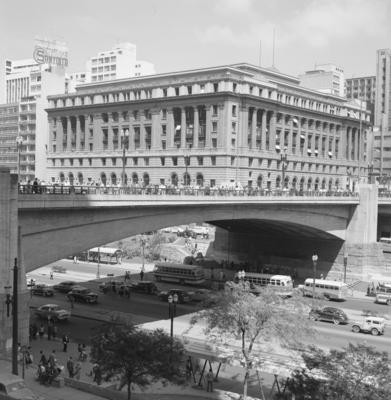 Edifício Alexandre Mackenzie, atual Shopping Light