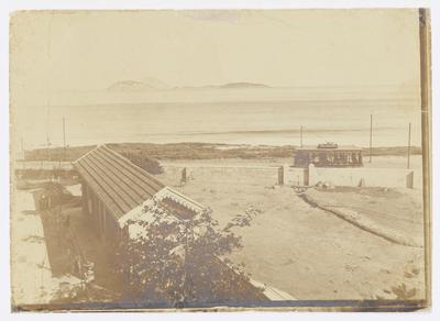Residência da família Barreira Vianna, em Ipanema na esquina da avenida Vieira Souto e rua Francisco Otaviano. Ilhas Cagarras ao fundo.