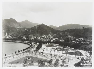Bairro e enseada de Botafogo; a partir do Morro da Vúva