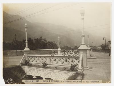 Avenida Maracanã esquina com a Rua Uruguai
