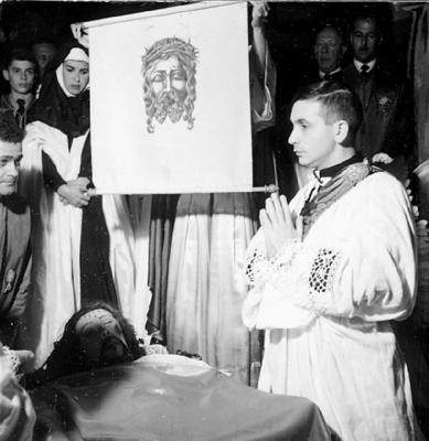 Semana Santa - Descida de Jesus Cristo da cruz e procissão