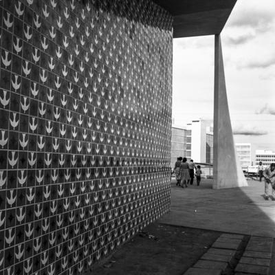 Igrejinha de Nossa Senhora de Fátima. Painel de azulejos de Athos Bulcão