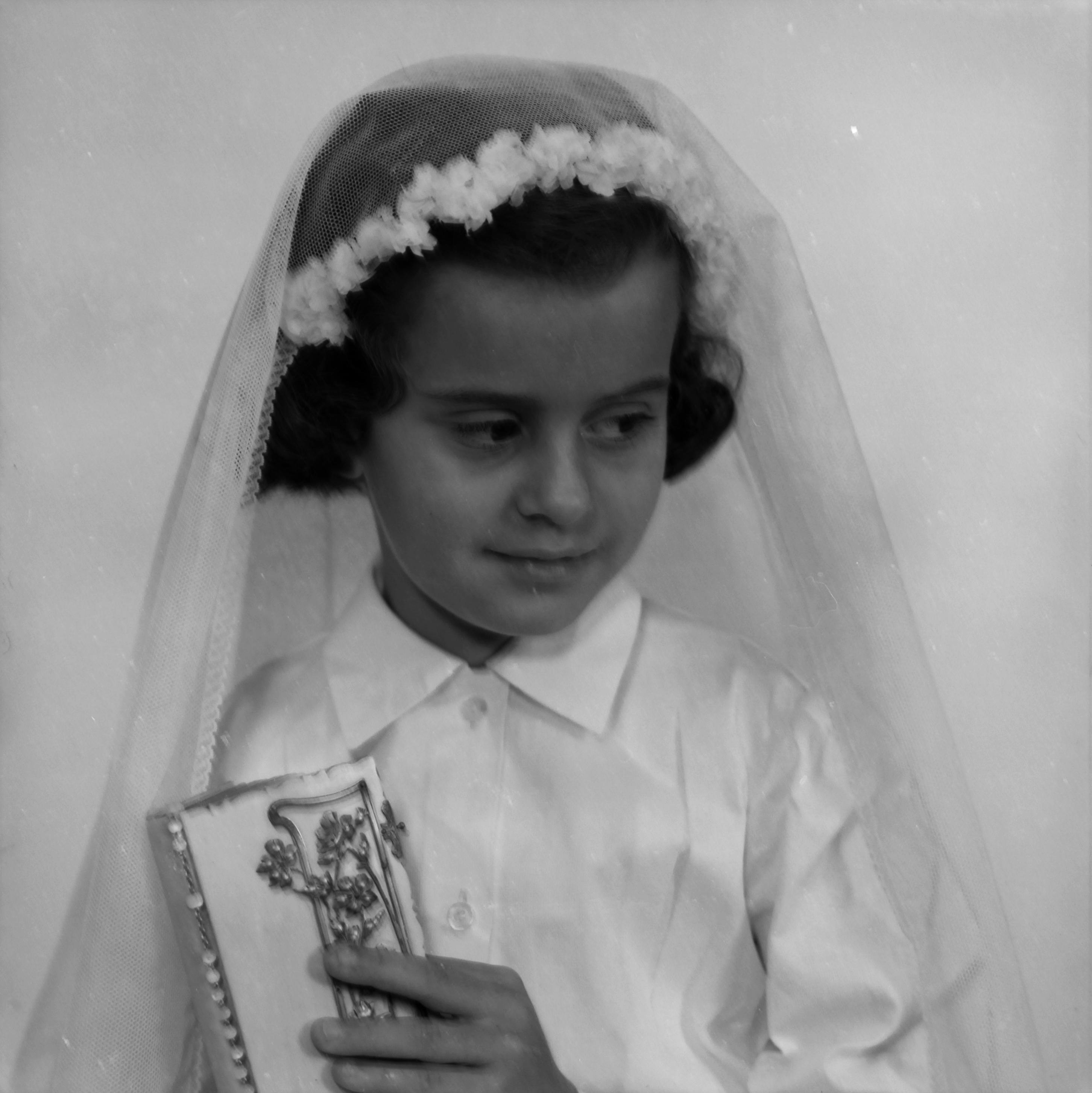 Primeira comunhão de Lia Capote Valente