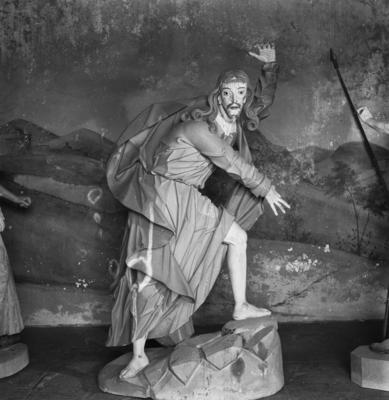 Via Crucis, Passos da Paixão, esculturas de Aleijadinho, Cristo do Passo da Cruz às costas