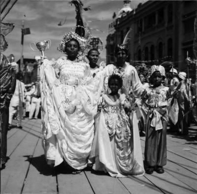 Desfile de agremiação carnavalesca