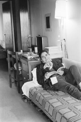 Zila Mamede no alojamento dos professores (Colina)