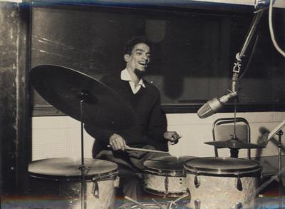 Dom Um Romão na bateria