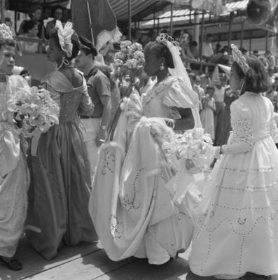 Desfile de agremiação carnavalesca