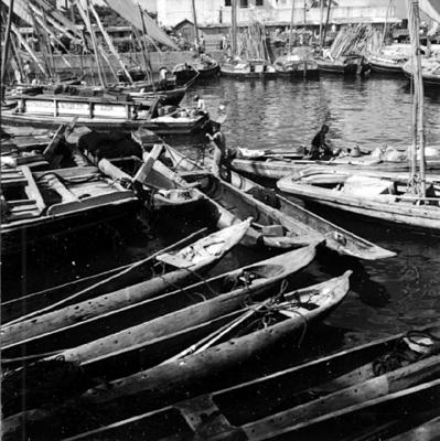 Embarcações na rampa e arredores do Mercado Modelo