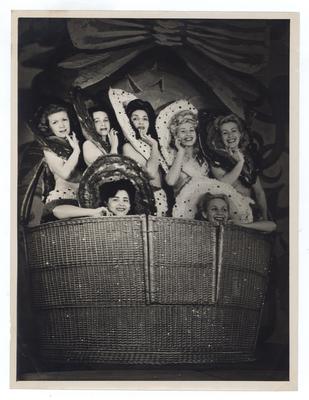 “Girls” da Companhia Walter Pinto