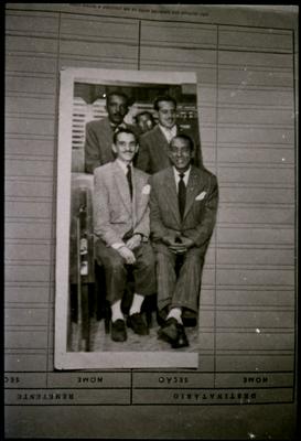 Joel e Gaúcho com Cyro Monteiro (reprodução)