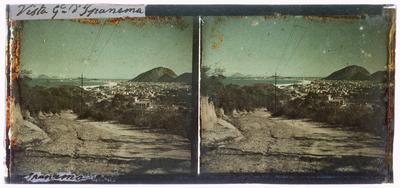 Praia e bairro de Copacabana vistos da Ladeira do Leme