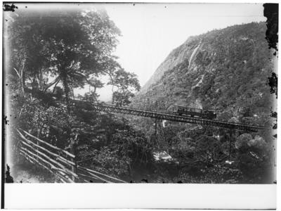 Estrada de Ferro do Corcovado, Viaduto do Silvestre, Km 1 (aproximadamente)