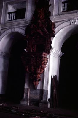 Igreja de Santo Alexandre - púlpito e capelas laterais