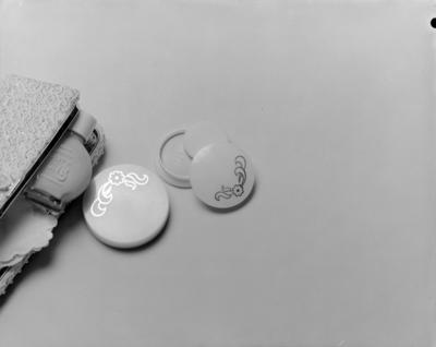 Campanha publicitária da agência Standard Propaganda para produtos Coty da Pfizer