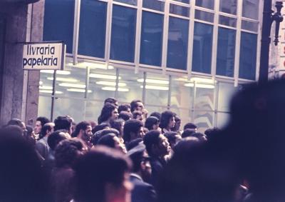 Espectadores assistem ao jogo da Copa do Mundo FIFA