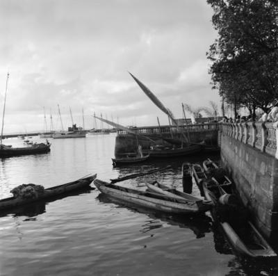 Embarcações na rampa e arredores do Mercado Modelo